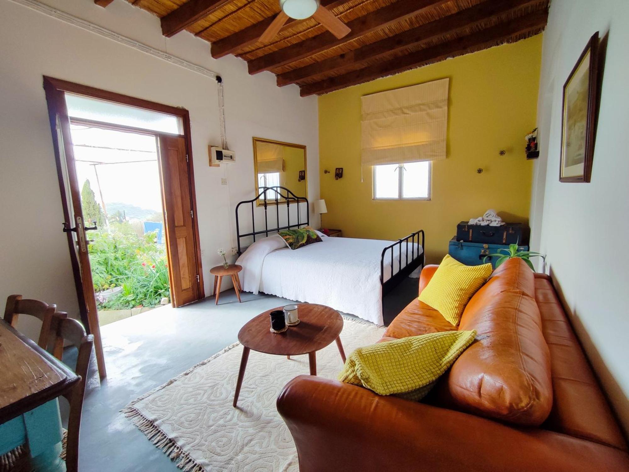 Faith'S Stone House Guest House Simou Екстериор снимка
