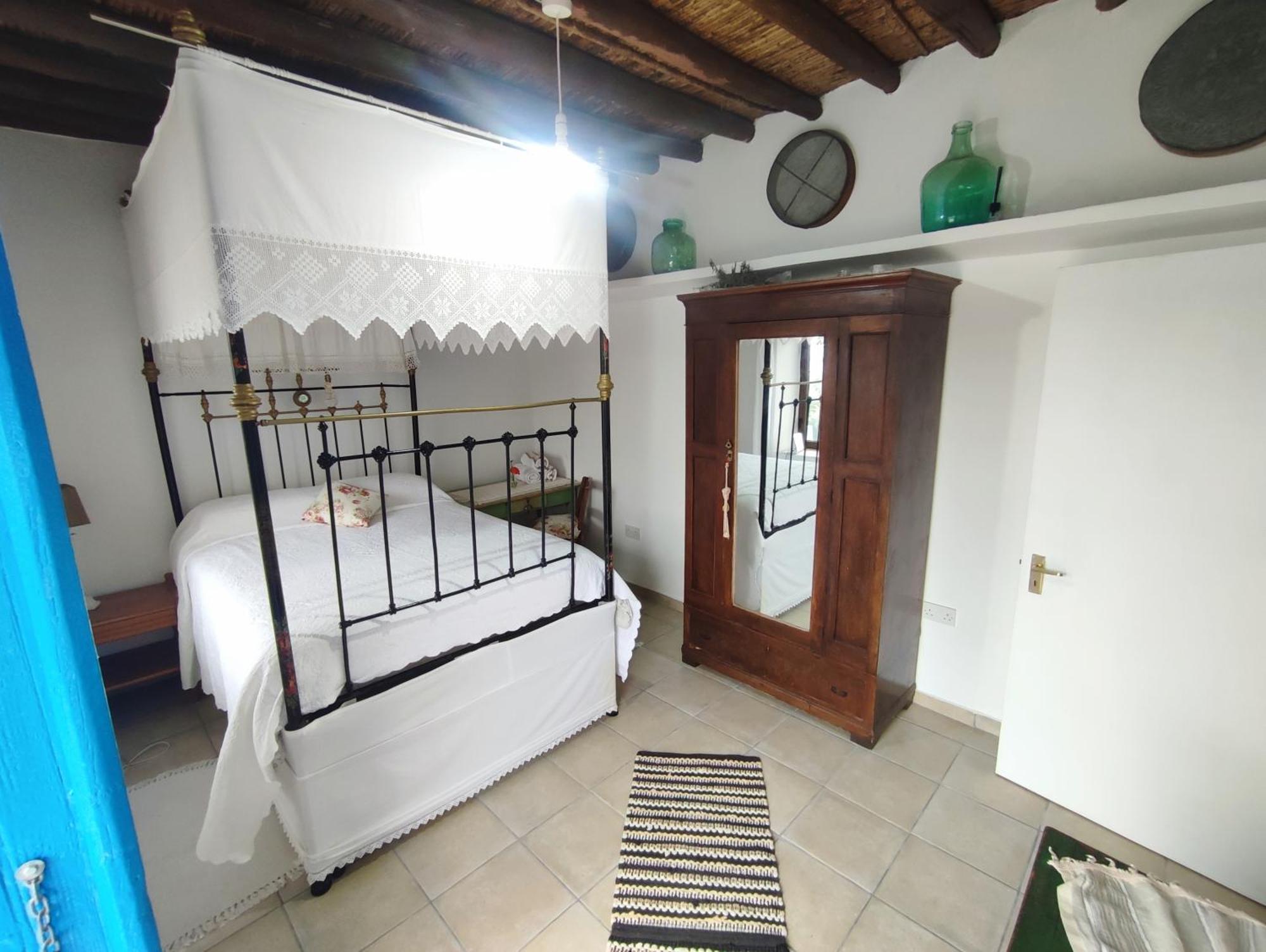 Faith'S Stone House Guest House Simou Екстериор снимка