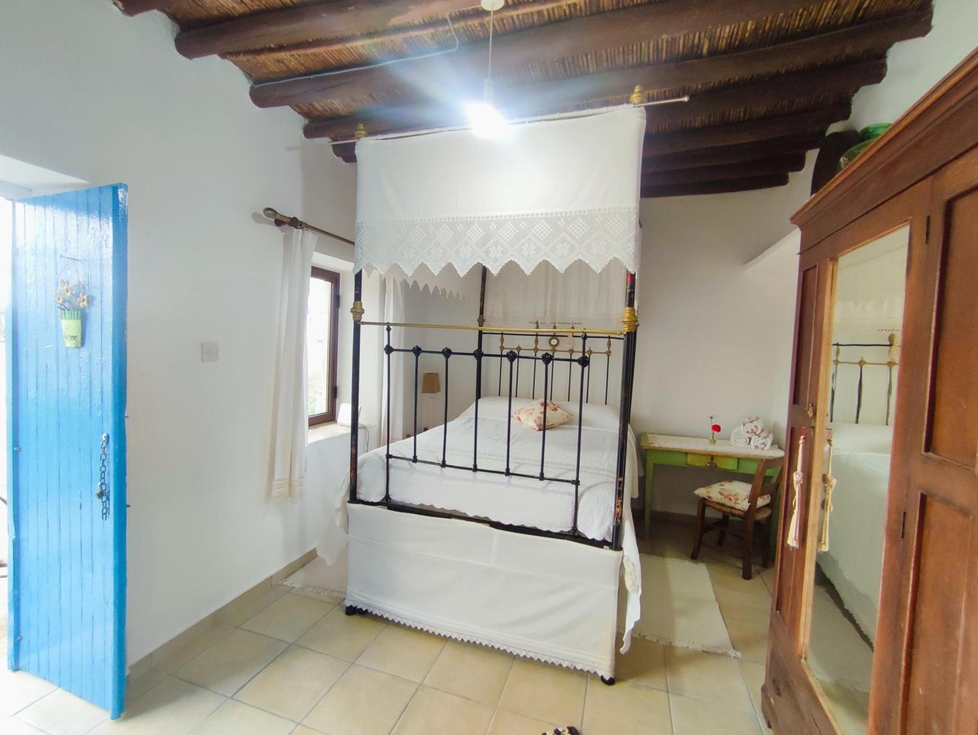 Faith'S Stone House Guest House Simou Екстериор снимка